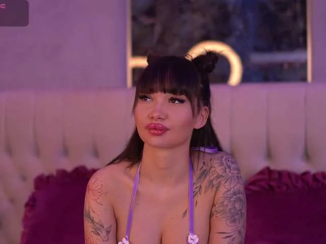 Offline SashaFerrera on BongaCams