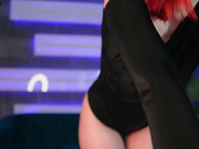 Offline scarlet-eyes on BongaCams