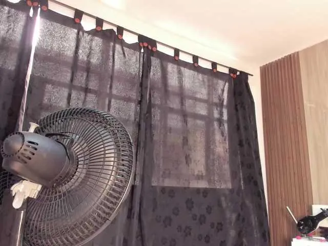 Offline Scarletthomas on BongaCams