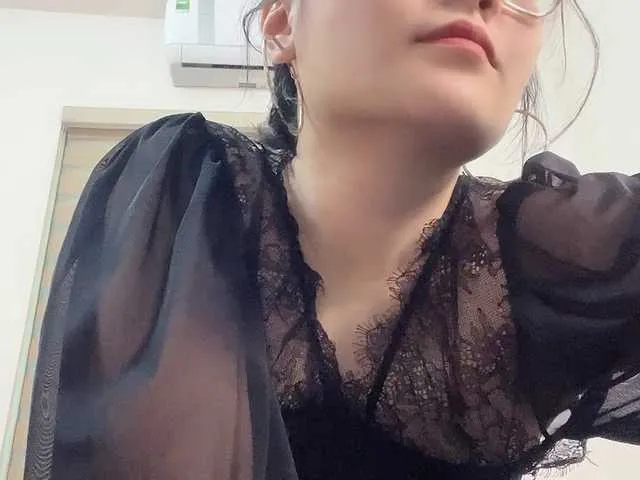 Offline Selena295 on BongaCams