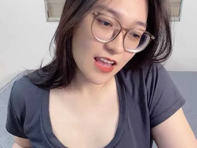 Offline Selena295 on BongaCams