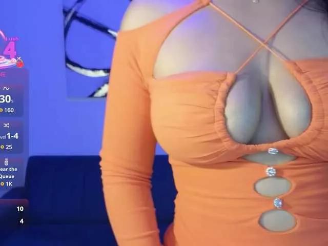 selenaM from BongaCams