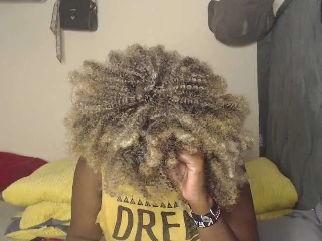 Offline Sexxypetite on BongaCams