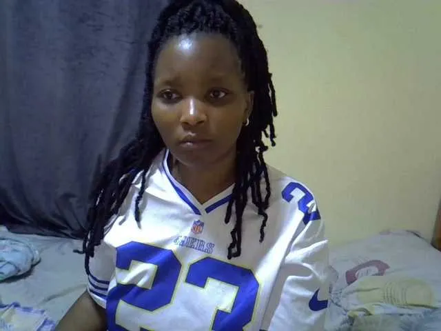 Offline Sexxyqueenss on BongaCams