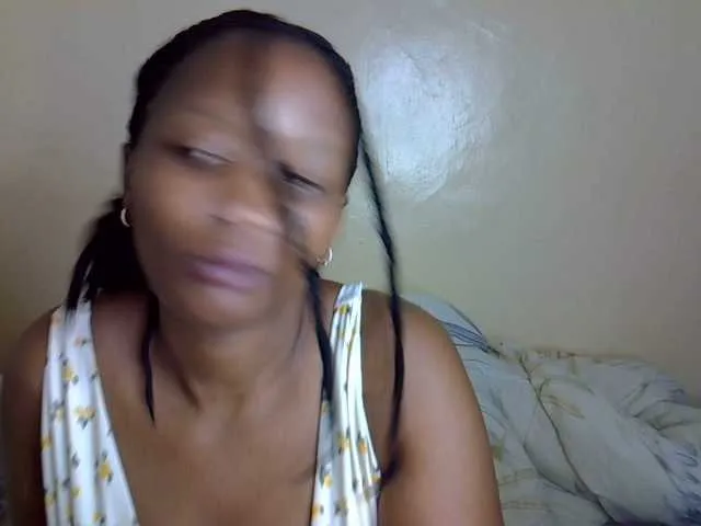 Offline Sexxyqueenss on BongaCams