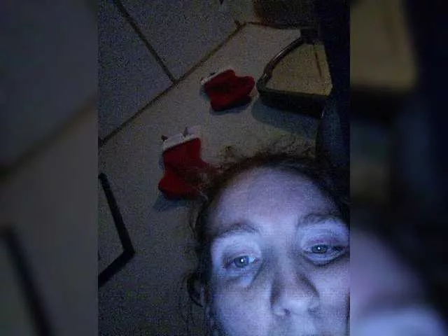 Offline Sexyred3141-1 on BongaCams