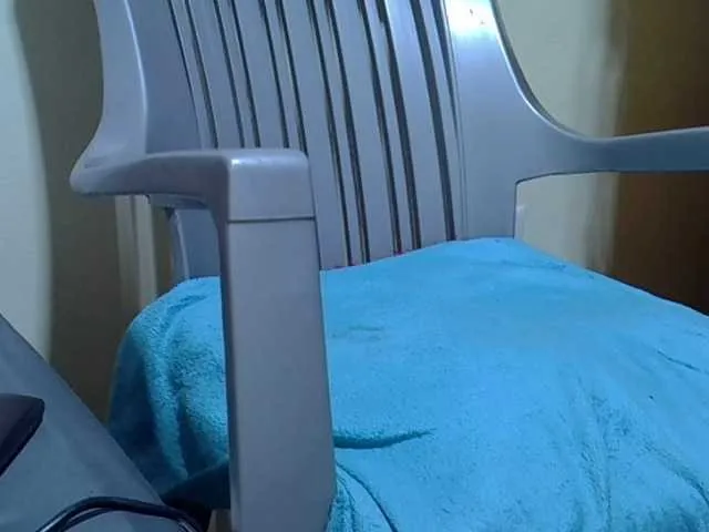 Offline Sexyroses on BongaCams