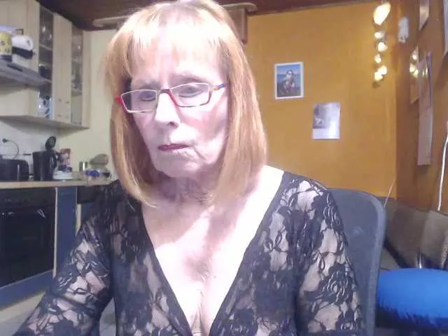 Offline Sexysilvie on BongaCams