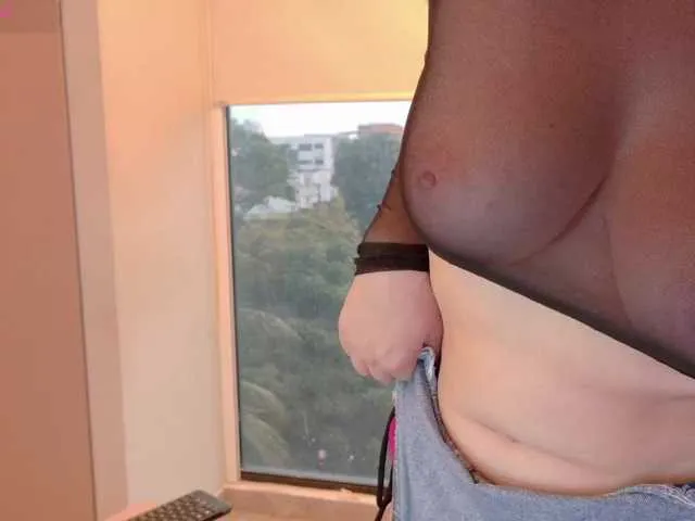 Freechat ShanellMoore on BongaCams