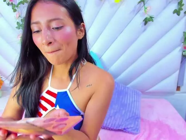 Offline SharlotRodriguez on BongaCams