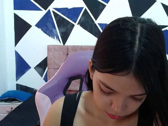 Offline shy-luna18 on BongaCams