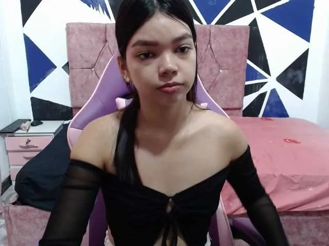 Offline shy-luna18 on BongaCams