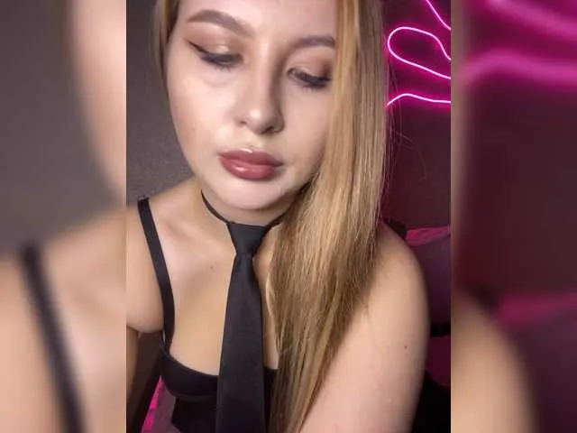 Offline Silviyaa on BongaCams