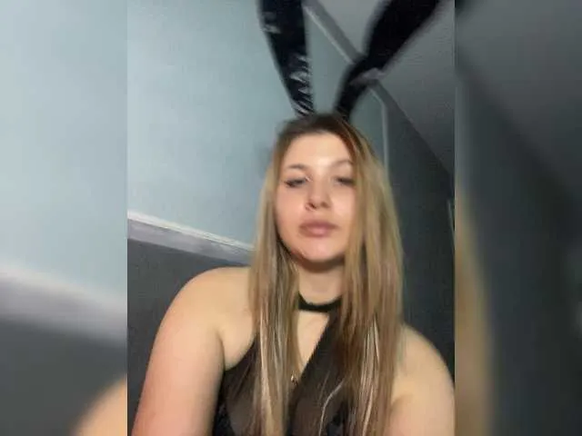 Offline Silviyaa on BongaCams