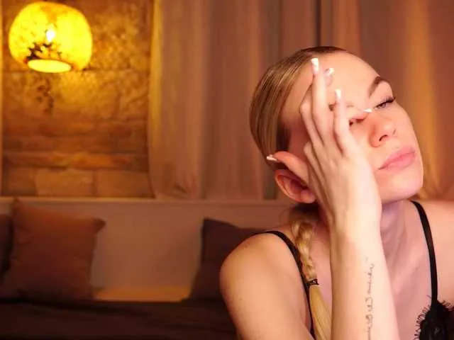 Offline SnowwBarbie on BongaCams