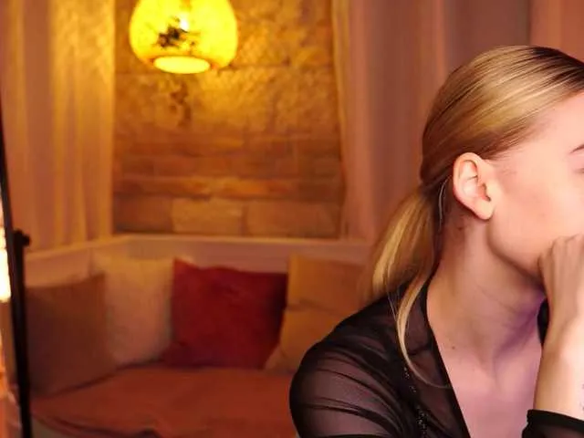 Offline SnowwBarbie on BongaCams