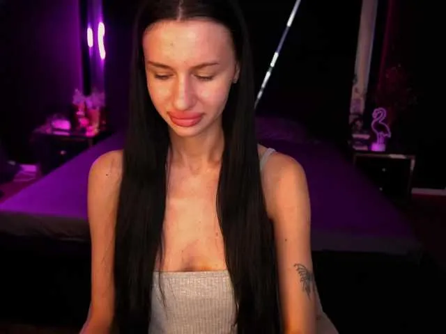 Offline SnowWhiteee on BongaCams