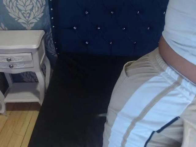 Freechat sofiacowperx on BongaCams