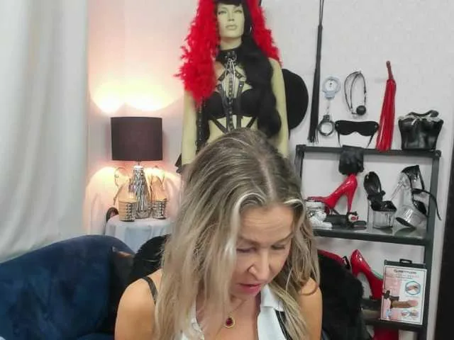 Freechat soft-crystal on BongaCams