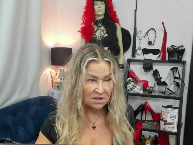 Freechat soft-crystal on BongaCams