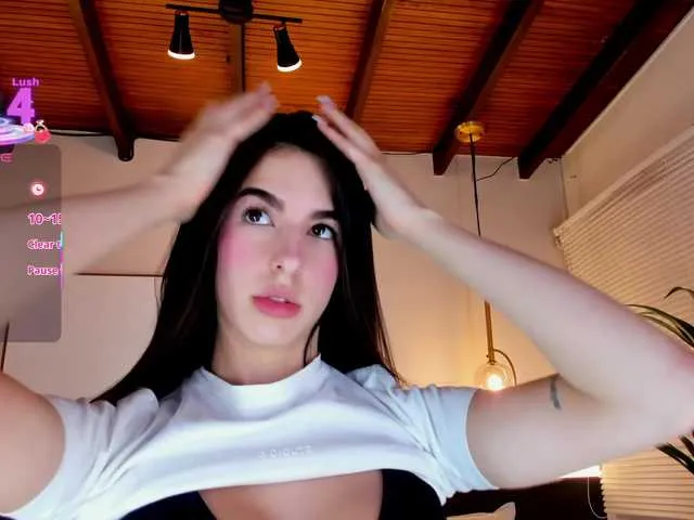 Offline SolAvelar on BongaCams