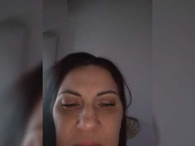 Offline SonyaManya on BongaCams