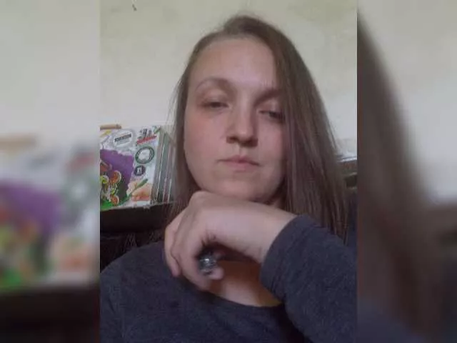 Offline StrawberryRi on BongaCams