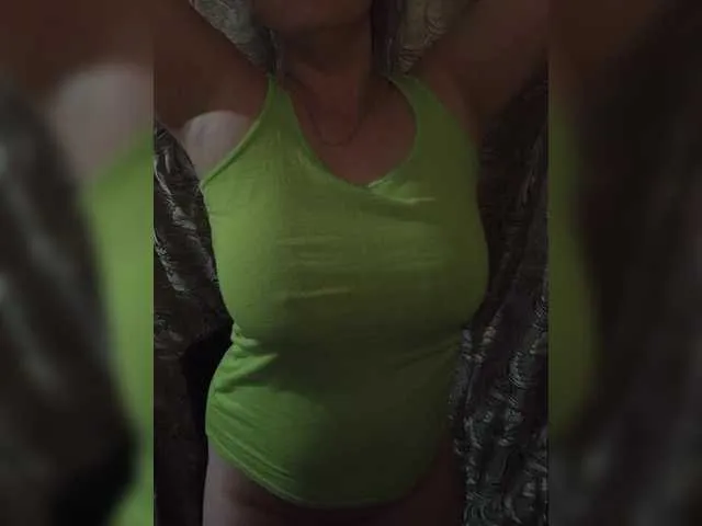 Offline StrawberryRi on BongaCams