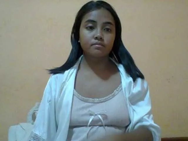 Offline SunsetMonica on BongaCams