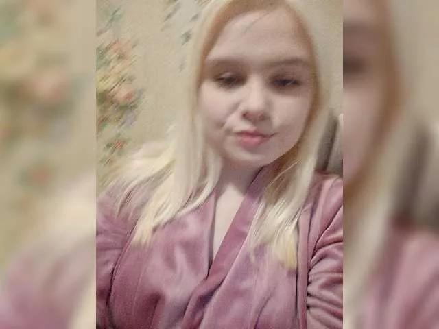 Sweet-cat from BongaCams