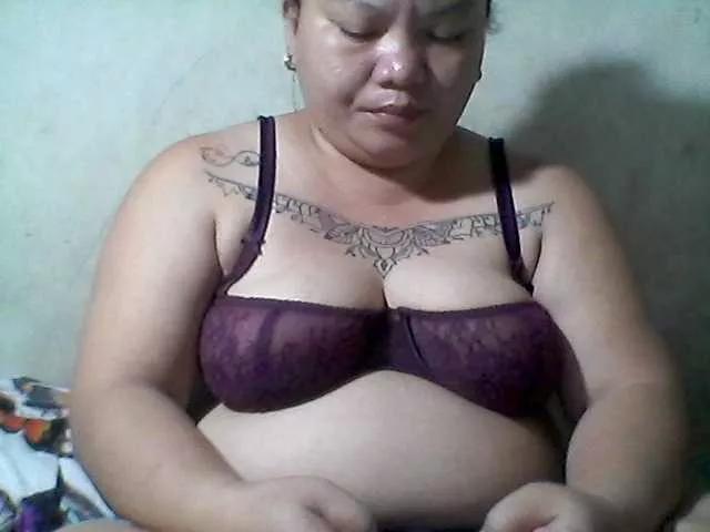 sweetasian33 from BongaCams