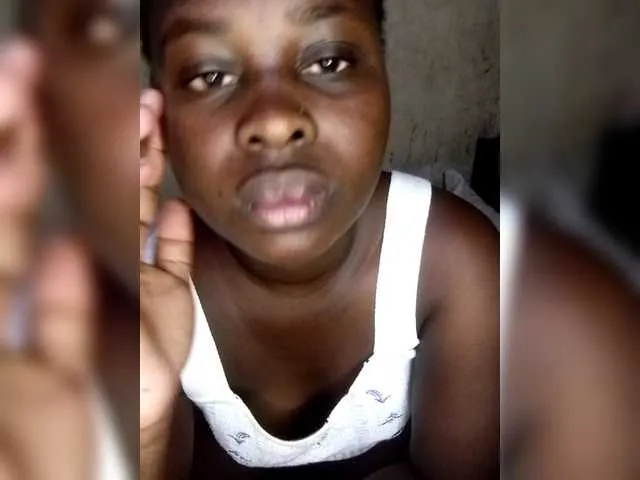 Offline Sweetcandy0442 on BongaCams