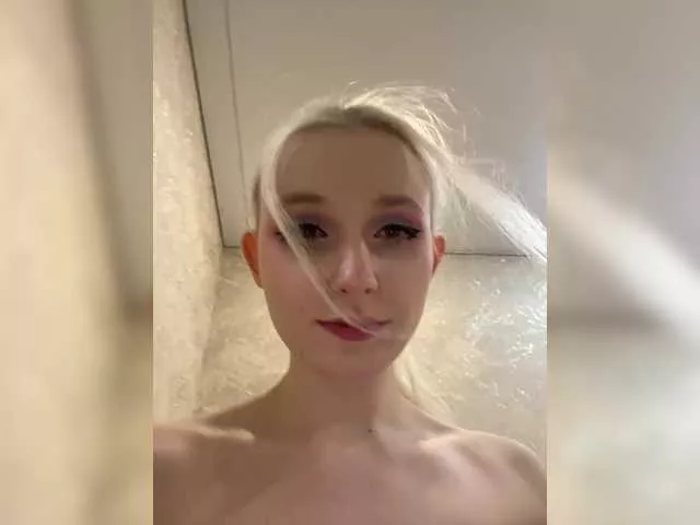 Offline sweeteRose on BongaCams