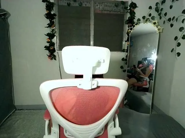 sweetgirl-sarrah on BongaCams 