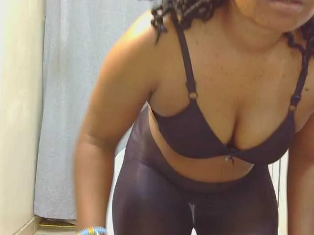 Freechat SweetLahika on BongaCams