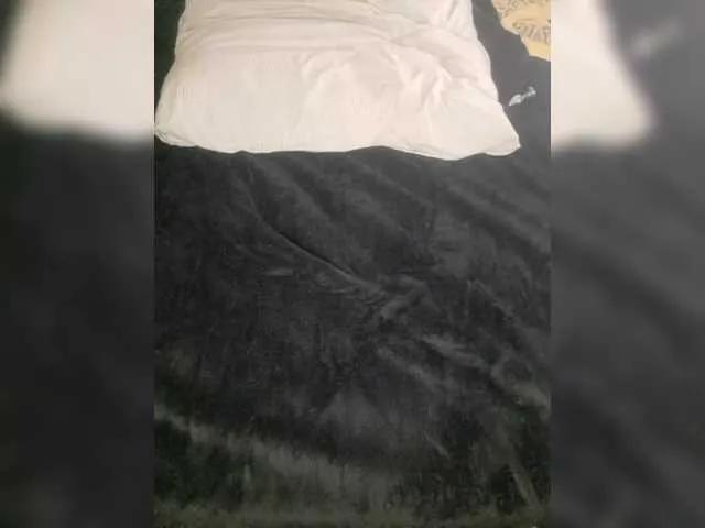 SweetPra from BongaCams
