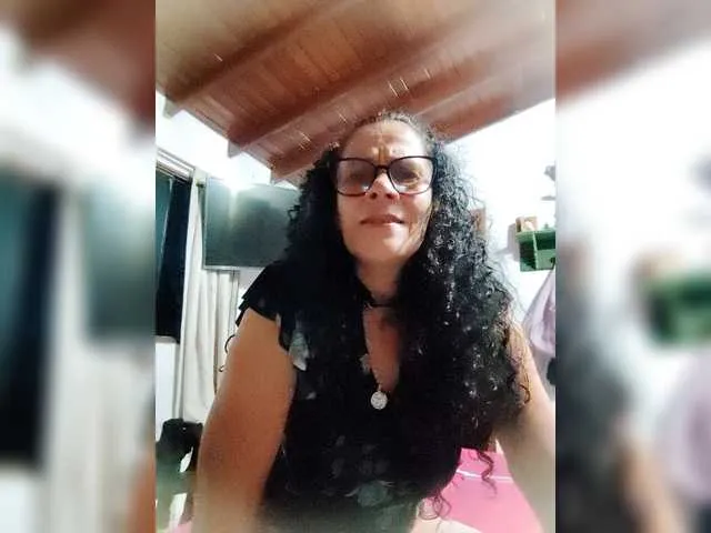 Offline Taniamilf69 on BongaCams