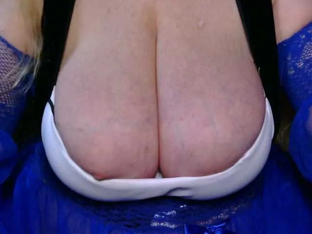 Offline TexasMommy on BongaCams