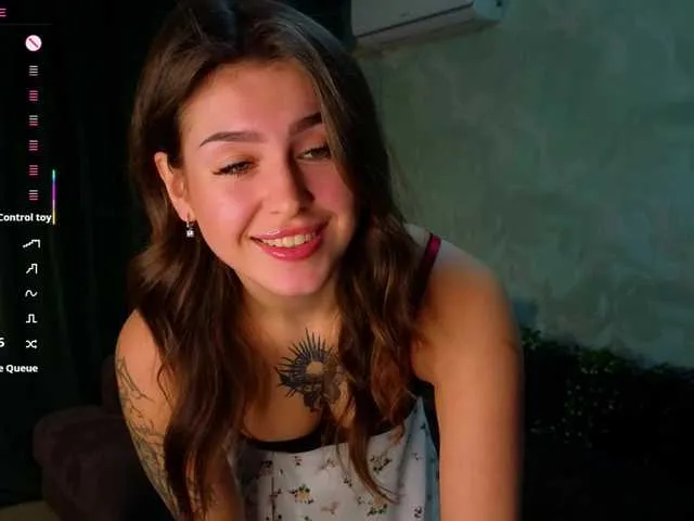 Offline TinyMollys on BongaCams