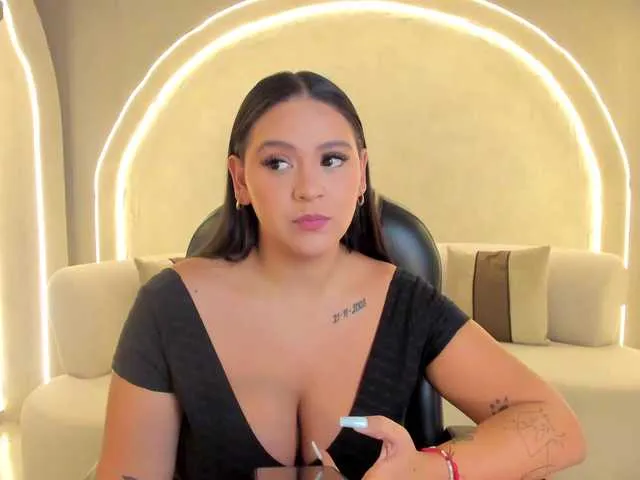 Offline ToriCross on BongaCams