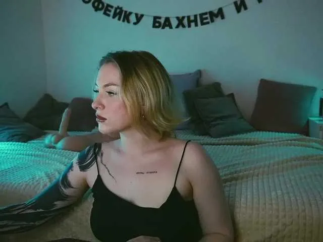 Freechat TouchMyAss on BongaCams