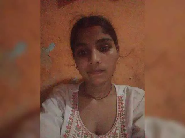 Offline Tunnidelhi on BongaCams