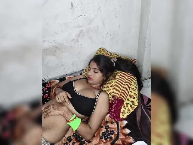 Offline Tunnidelhi on BongaCams