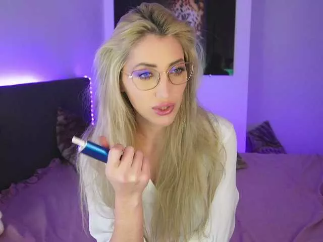 Offline TweetyCream on BongaCams