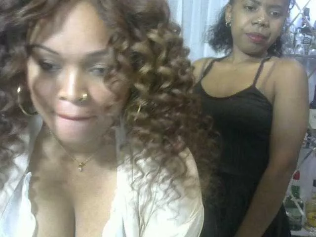 Offline Twinsexgirl on BongaCams