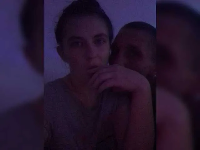 Offline Twolatte1520 on BongaCams