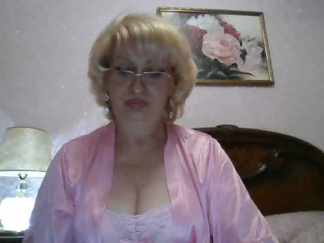 Ur-Mami on BongaCams