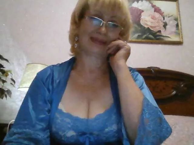 Ur-Mami on BongaCams