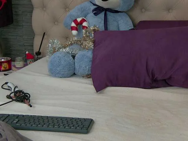 Offline VannyFoxx on BongaCams