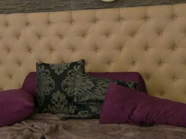 Offline VannyFoxx on BongaCams